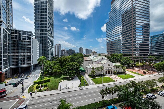 Building Photo - 500 Brickell Ave