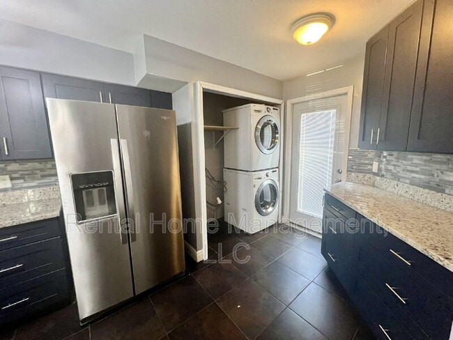 Building Photo - 772 Olympic Cir