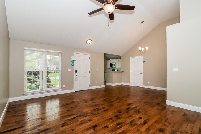 Foto del edificio - 660 Rebecca Jane Dr