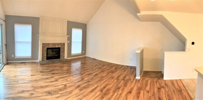 Building Photo - 430 Somerset Dr