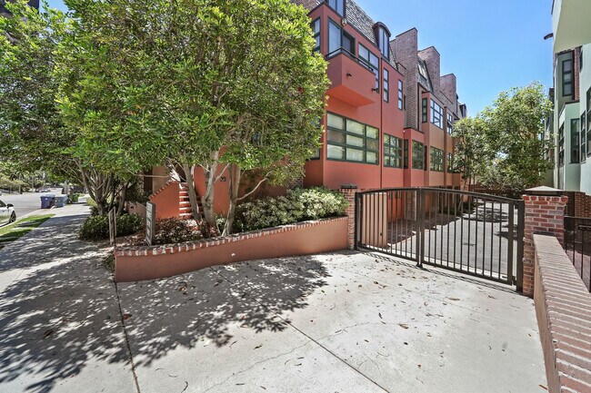 Building Photo - 2323 S Beverly Glen Blvd
