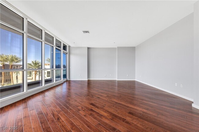 Foto del edificio - 4575 Dean Martin Dr