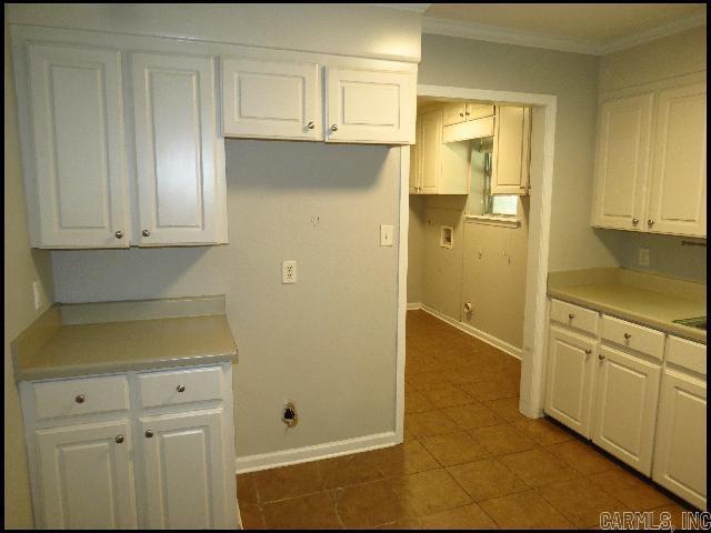 Building Photo - 25 Oak Meadows Dr