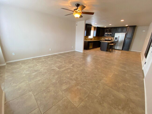 Foto del edificio - East El Paso 3bed/2bath Refrig A/C