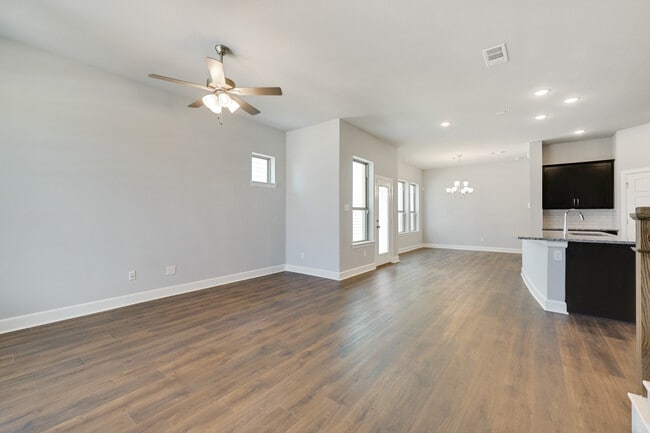 Building Photo - 14421 Walsh Ave