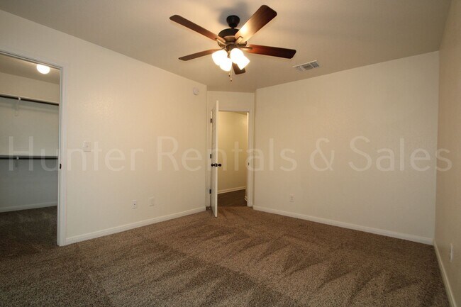 Building Photo - Amazing Four-Bedroom!