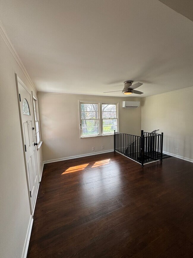 Foto del edificio - 1036 Seymour Ave