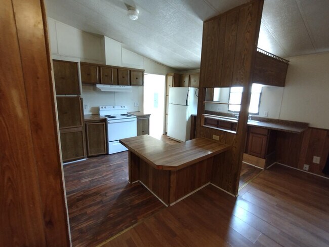 Building Photo - 189 Private Rd 3376G