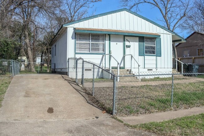 Building Photo - 1309 Greenwood Ave