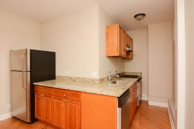 Foto del edificio - 899 Green Bay Rd