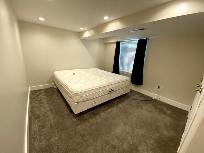 Building Photo - 244 W 200 N