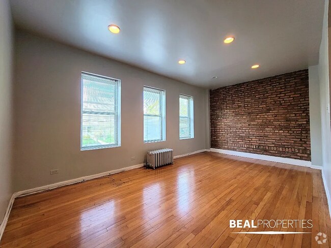 Building Photo - 4237 N Paulina St