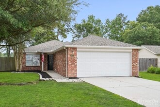 Building Photo - 16333 Sun View Ln