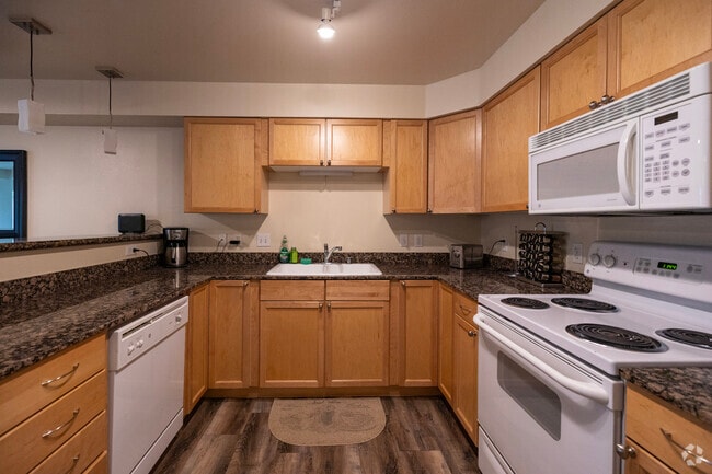 Kitchen - Admirals Cove
