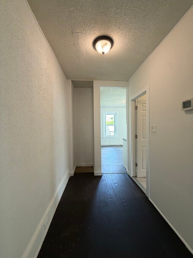 Foto del edificio - 639 Haws Ave