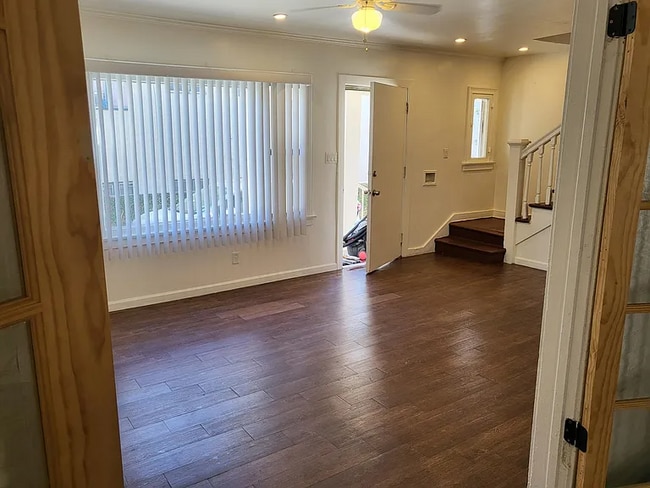 Photo - 2640 1/4 S Manhattan Pl Apartment