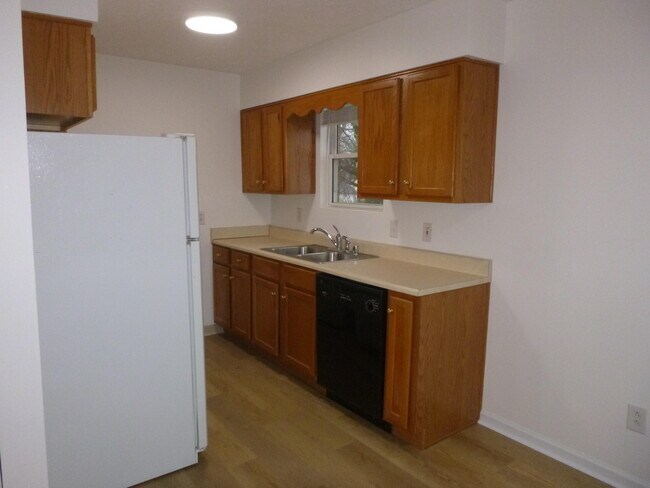 Building Photo - 1208 Fiesta Way