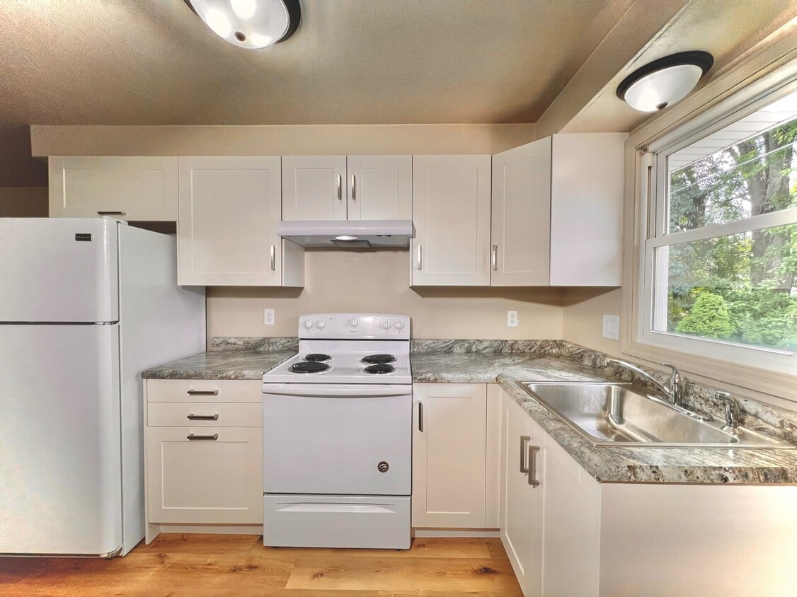 Primary Photo - 420 N Norwood Ave