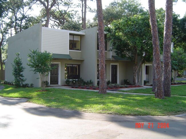 Foto del edificio - 2 Bedroom 1.5 Bath Townhome - Grand Oaks C...