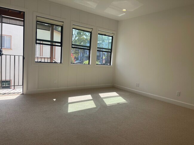 Foto del edificio - 10722 Rose Ave