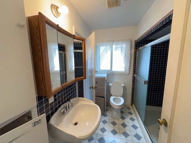 Foto del edificio - 4029 Walnut Dr