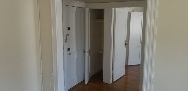 Foto del edificio - Huge 1 Bed in Brighton available now with ...