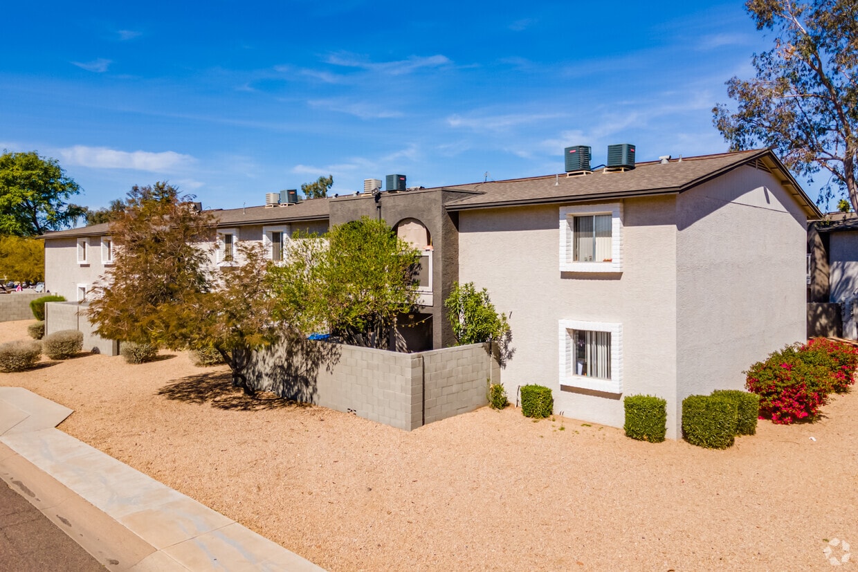 Seventeen805 - 17805 N 40th St Phoenix, AZ 85032 | Apartments.com