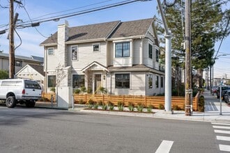 Building Photo - 261 E Bellevue Ave