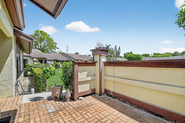Foto del edificio - 270 Beaver Dam Ct