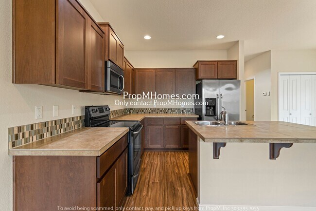 Building Photo - Charming Three Bedroom Home in Tigard - Ri...