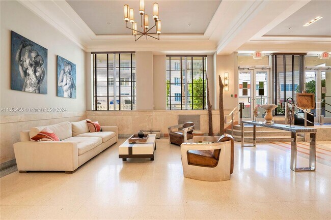 Elegant Lobby - 435 21st St