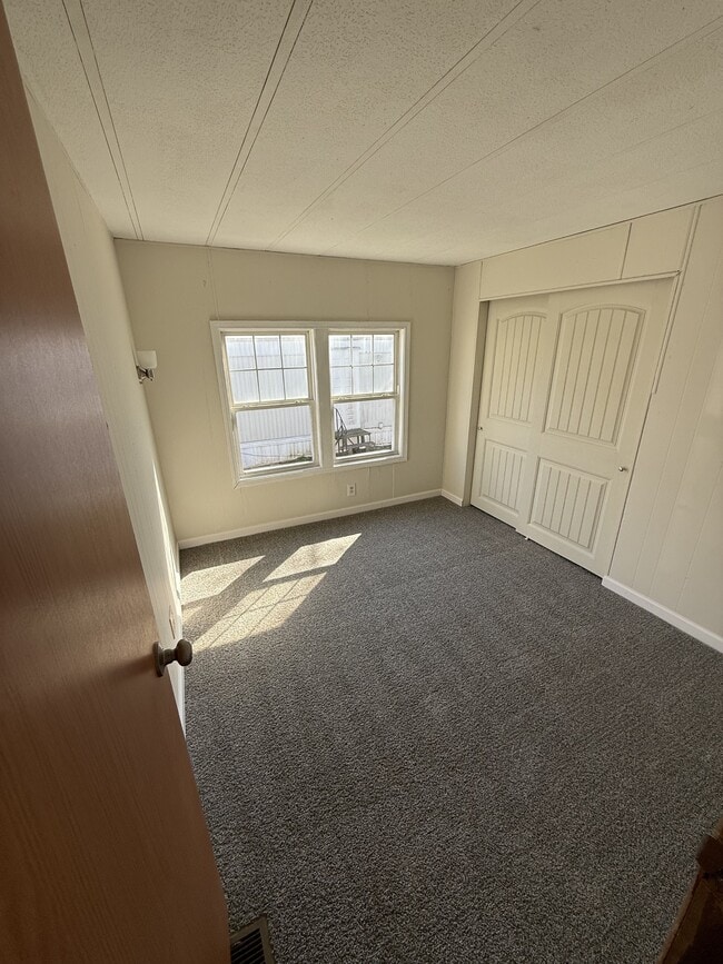 Building Photo - 109 SW Ave