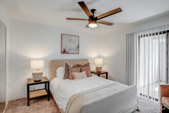 2BR, 2BA - 1,040 SF - Be Mesa