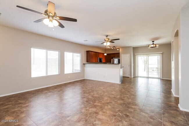 Foto del edificio - 1737 W Stephanie Ln