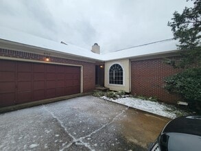 Building Photo - 500 Orchard Dr