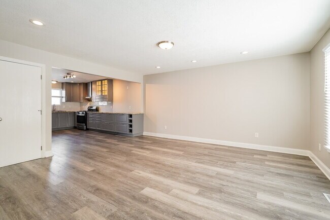 Foto del edificio - 100 Dakota Ct