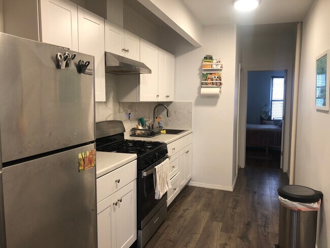 Foto del edificio - 328 E 53rd St