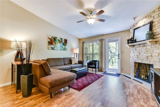 Building Photo - 3611 Doe Trl
