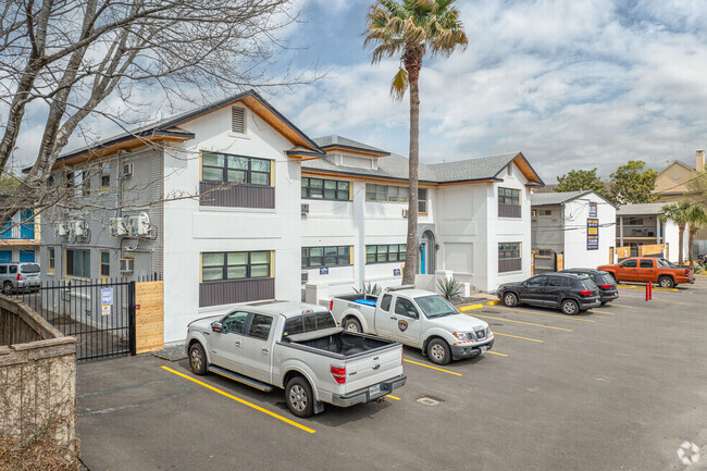 Building Photo - The Block At Montrose