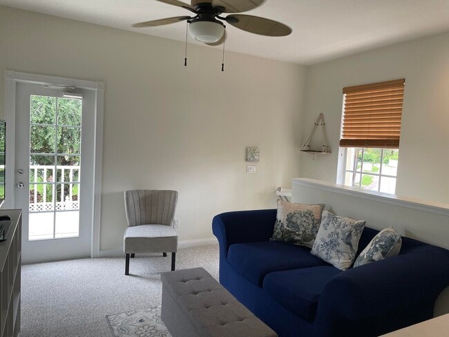 Foto del edificio - 168 Florence Dr