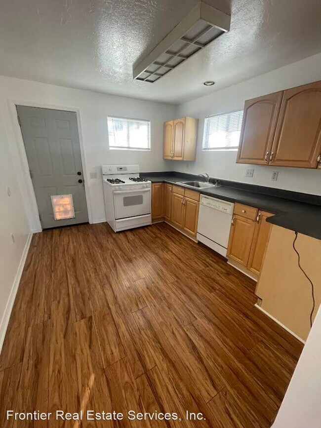 Building Photo - 2 br, 1 bath House - 112 N Robinson St