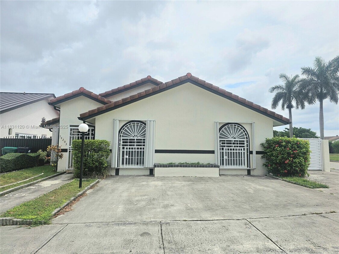 Foto principal - 14203 SW 54th St