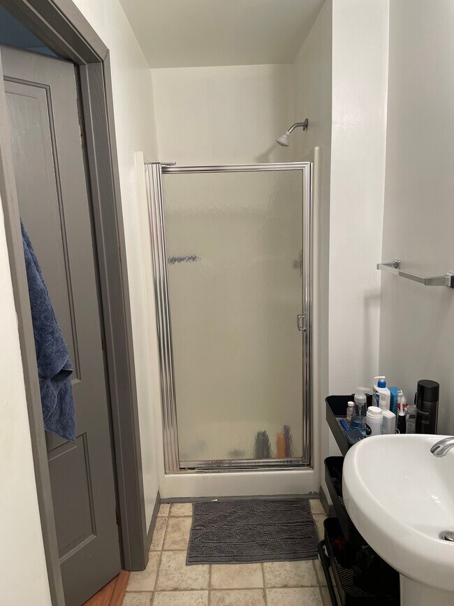 Foto del edificio - 400 Main St E