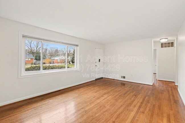 Photo - 6403 Wilcox Ct House