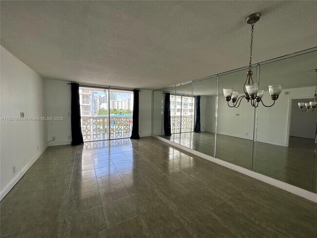 Foto del edificio - 1825 S Ocean Dr
