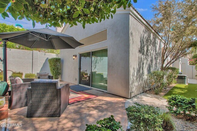 Foto del edificio - 1138 E Amberwood Dr