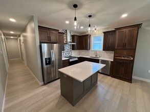 Building Photo - 611 Yuma St