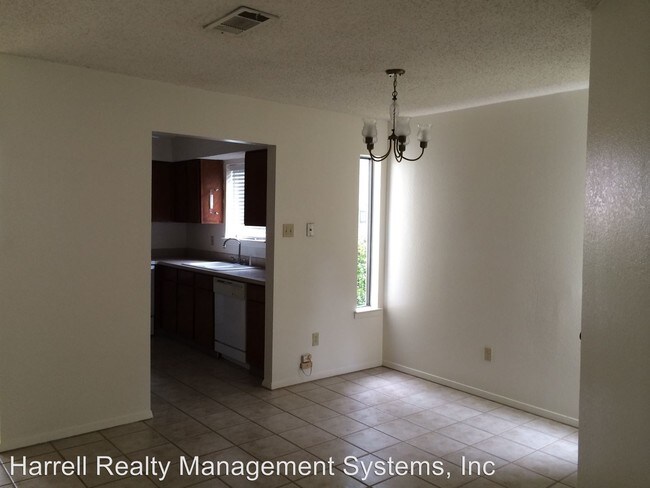Building Photo - 4211 Lake Shore Villa Dr Lk
