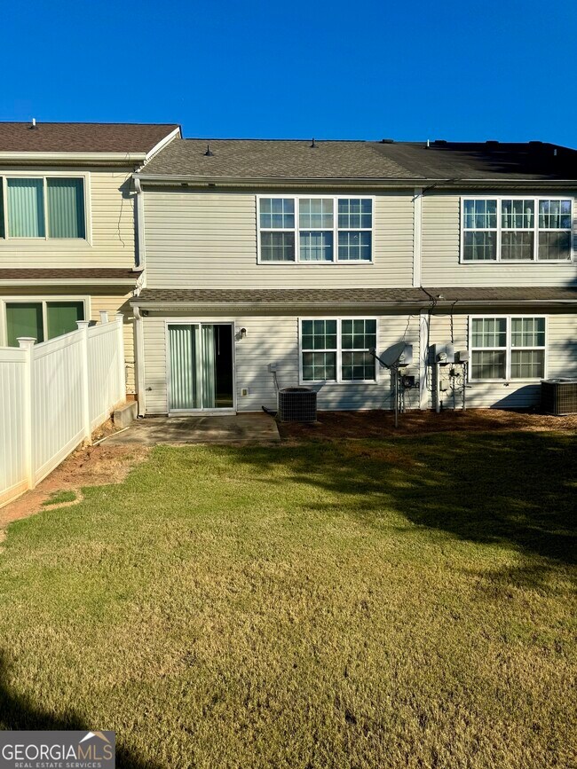 Building Photo - 930 Chase Ln