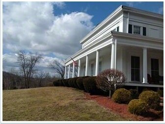 Primary Photo - 150 Putnam Ave